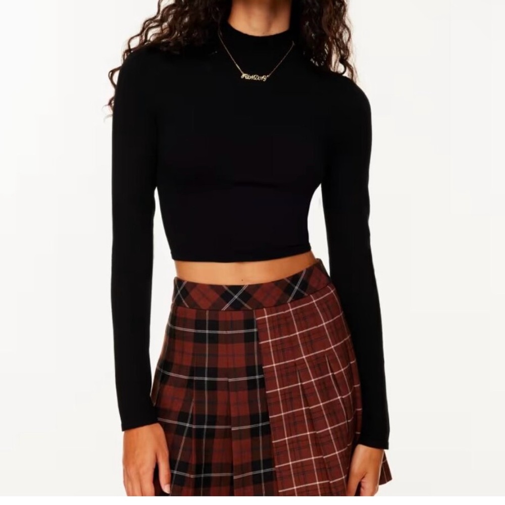 Aritzia Black Long Sleeve Crop Top